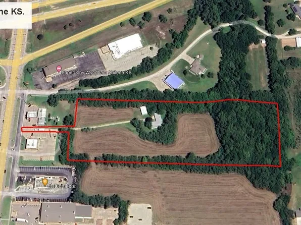2203 N Buckeye Ave, Abilene, KS 67410