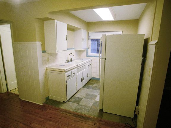 5th image of 2813 Lawndale Ave APT 1