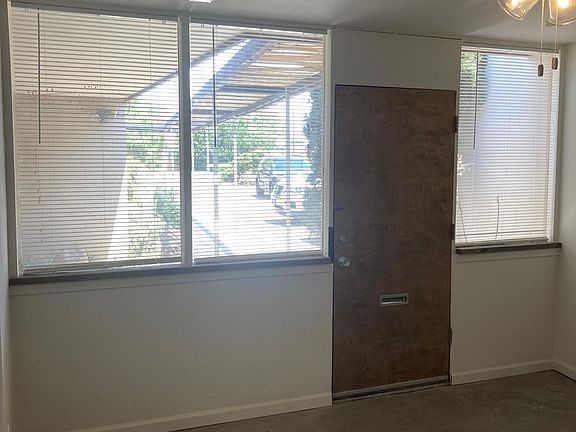 3rd image of 301 Graceland Dr SE Suite D