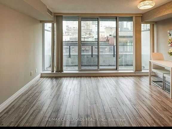 4th image of 111 Elizabeth St #631