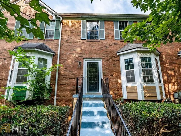 1288 Warsaw Rd, Roswell, GA 30076