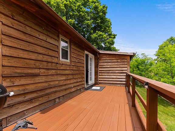 8th image of 1097 Mount Zion Rd