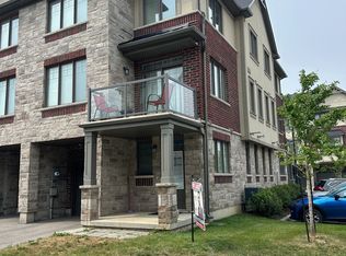 60 Farley Ln, Hamilton, ON L9G0G6