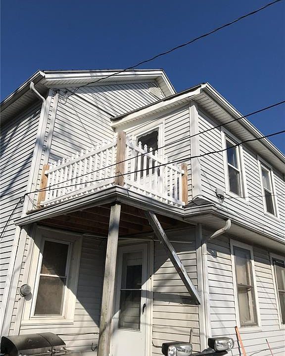 2nd image of 712 E Erie Ave
