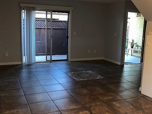 5th image of 2346 Smythe Ave Unit 9