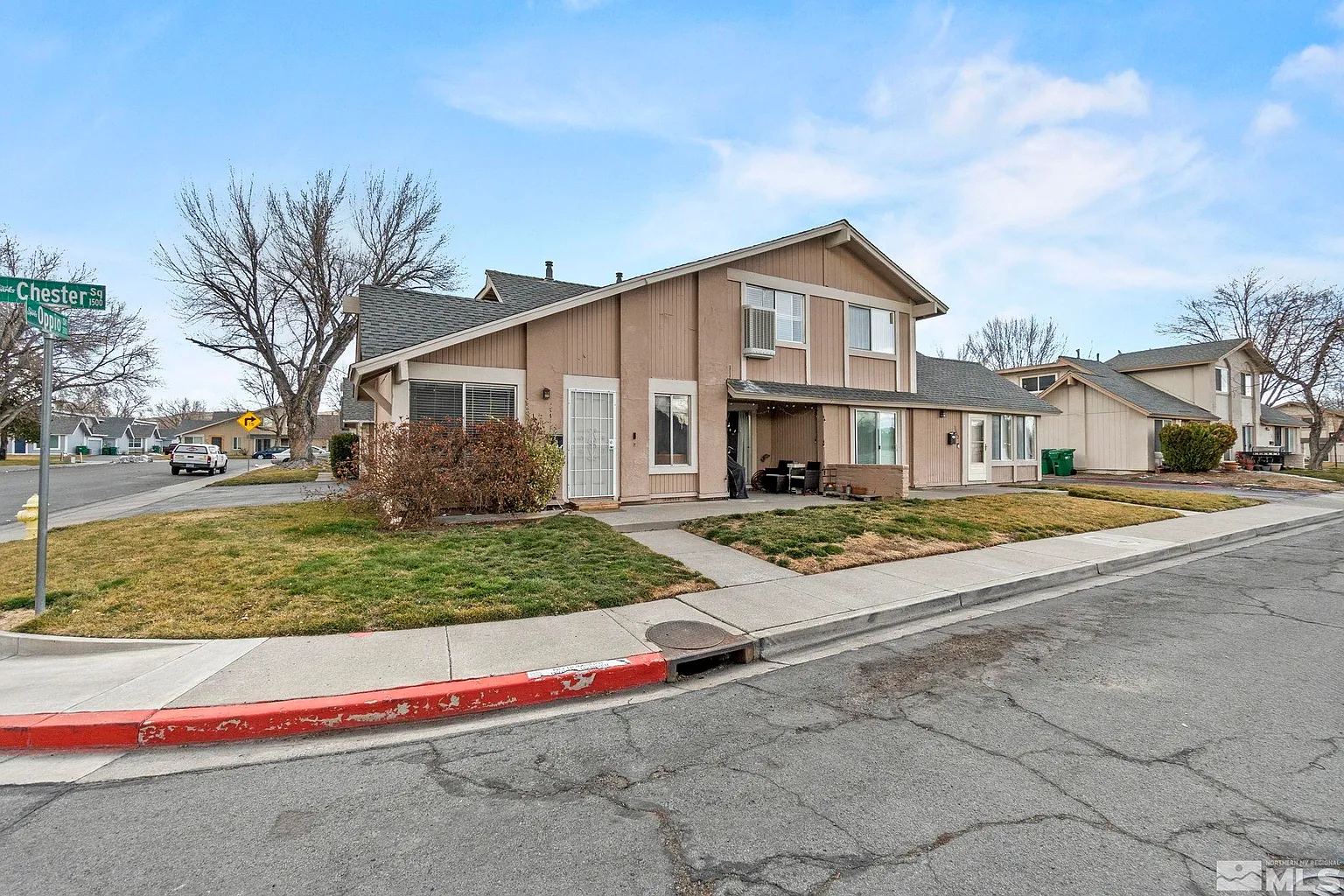 1560 Chester Sq photo 1