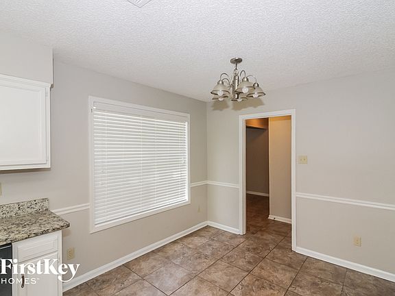 5th image of 4805 Barkshire Dr