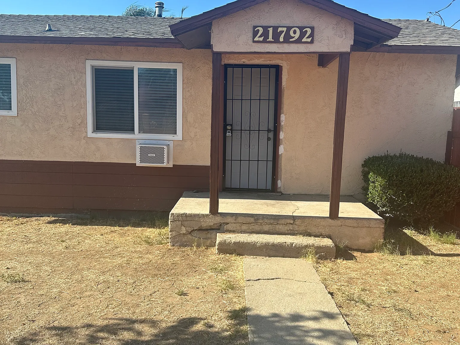 2 bed, 1100 sqft, $2,100 — Photo 1