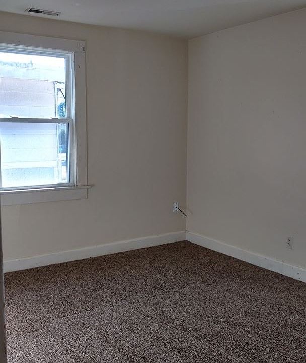 2nd image of 1123 Herrington Rd APT 2