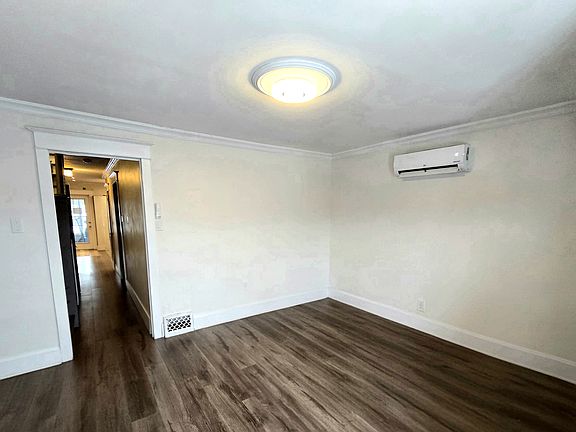 2nd image of 1399 Lansdowne Ave