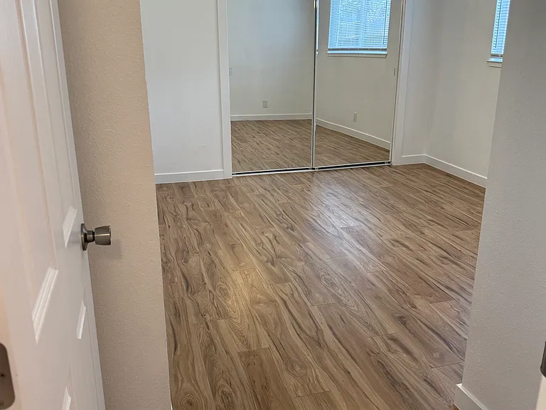 630 W 2nd Ave #7 — Photo 7