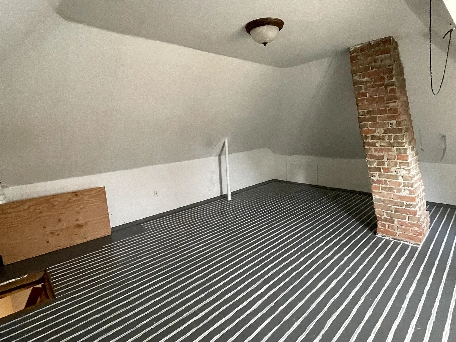 625 Lewis St — Photo 2