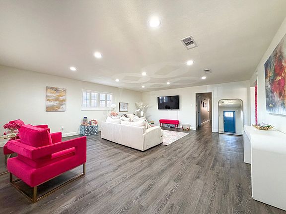 4th image of 3111 43rd St