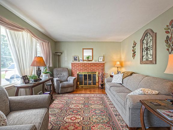 5th image of 1834 Bridle Ln
