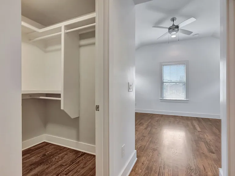 6203A California Ave — Photo 14