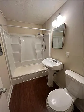 3550 Coliseum St #1 — Photo 8