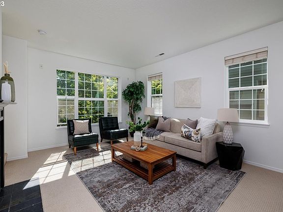 5th image of 851 NE Caden Ave