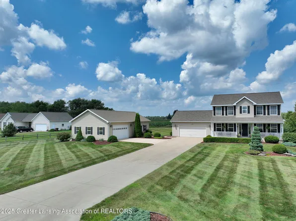 1288 Tori Trl, Charlotte, MI 48813