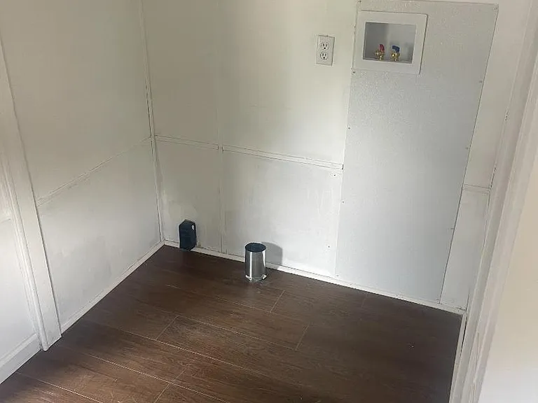 Unit Photo