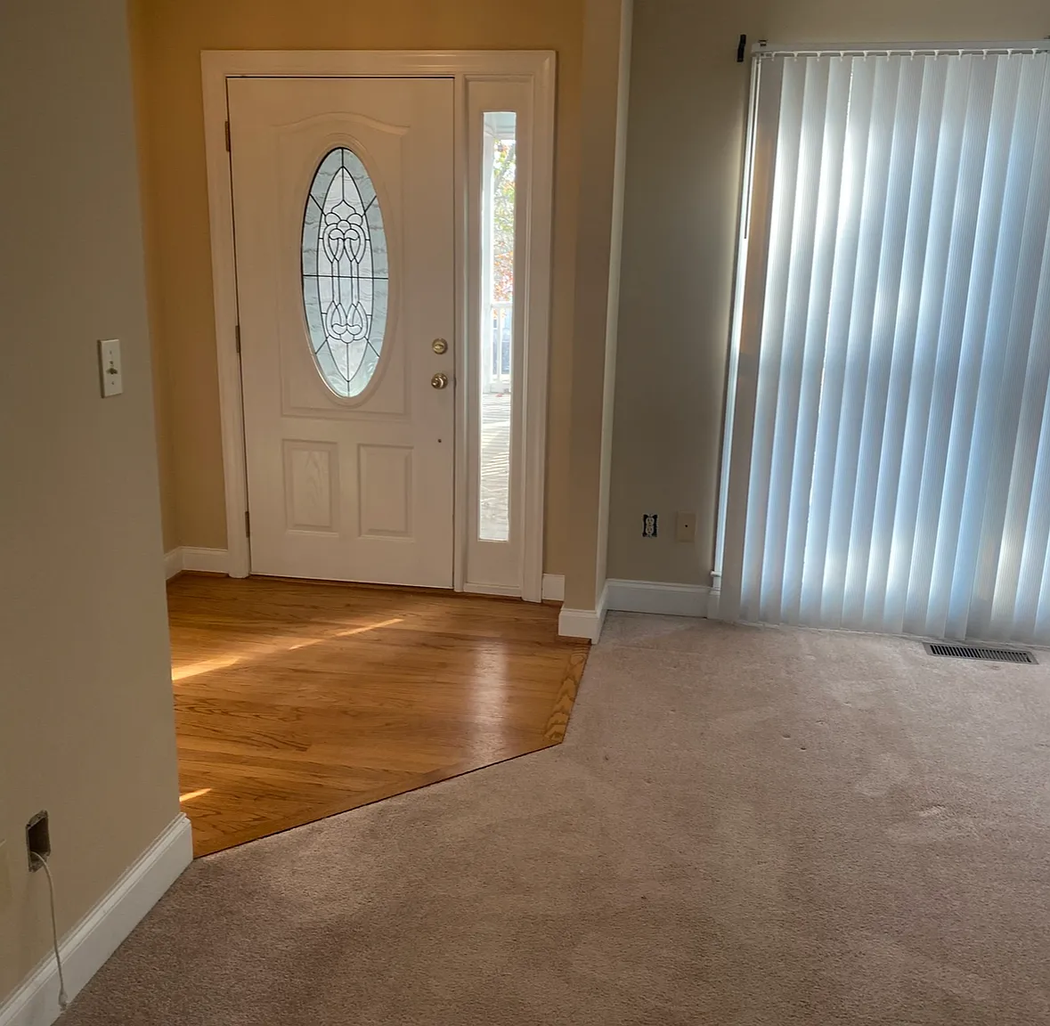 2 bed, 1.5 bath, 1000 sqft, $1,200 — Photo 1