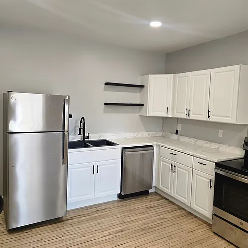 322 Main St #1R Photo 1