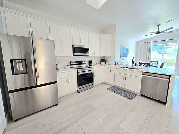 2nd image of 6810 Camille St