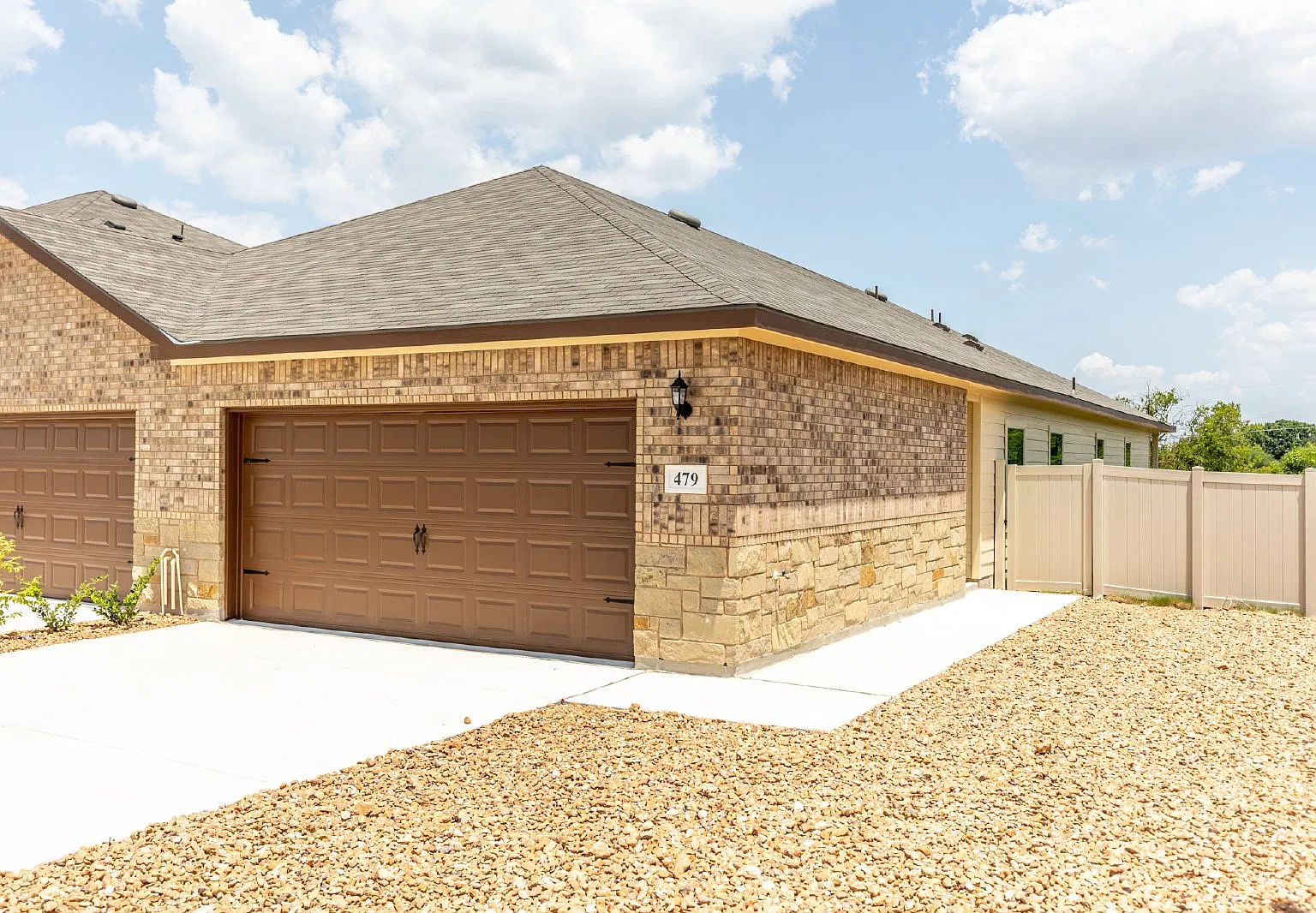 3 bed, 2.0 bath, 1600 sqft, $1,450 — Photo 3