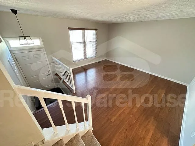 Columbia Townhome, 3 bed, 2.5 bath — Photo 4