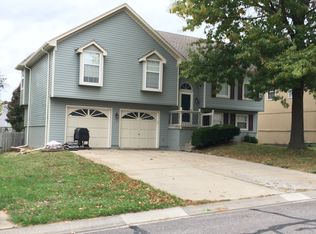 1417 NW Yankee Dr, Blue Springs, MO 64015
