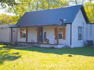 211 W Travis St, Leonard, TX 75452