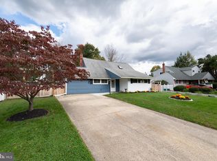 70 Highland Park Dr, Levittown, PA 19056