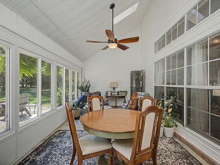 1626 Oakmont Cir — Photo 57