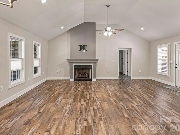 5th image of 116 Kingston Pl