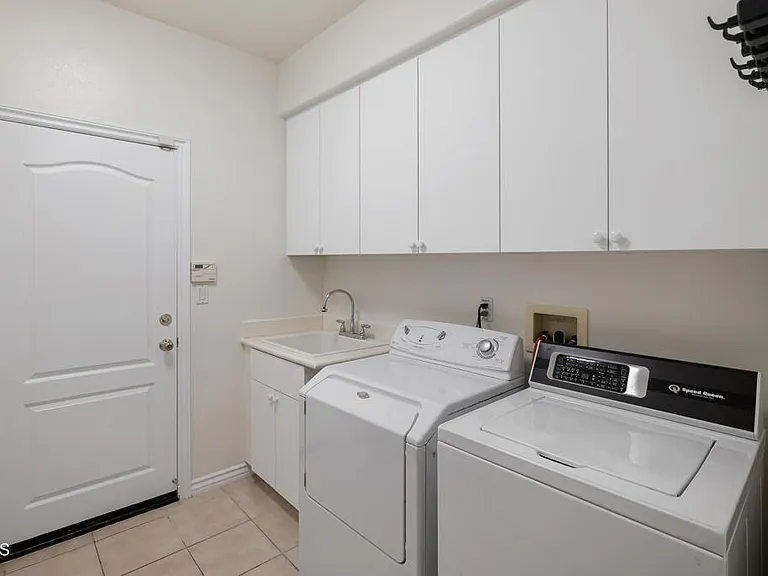 721 Owen Ct — Photo 12