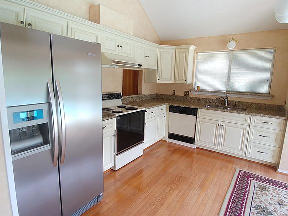 5th image of 4708 Waxwing Dr