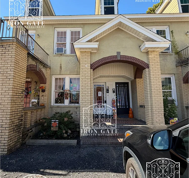 1007 N Main St