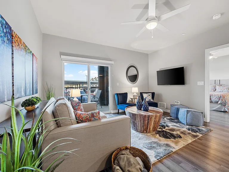 Granite Mountain Apartments — Photo 21
