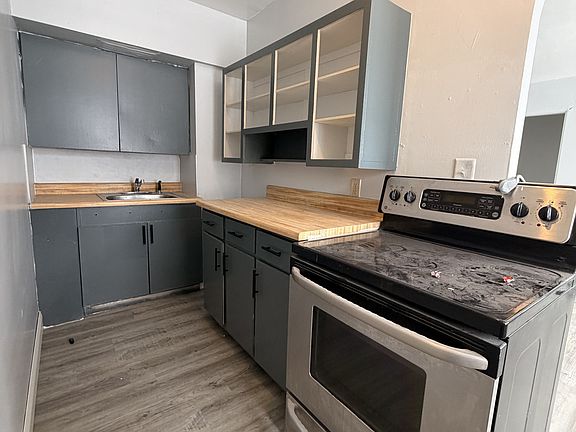 5th image of 417 N Dixie Way #5