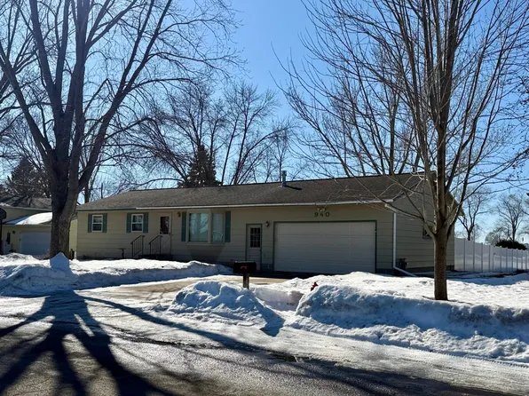940 Lilac Dr, Sauk Centre, MN 56378