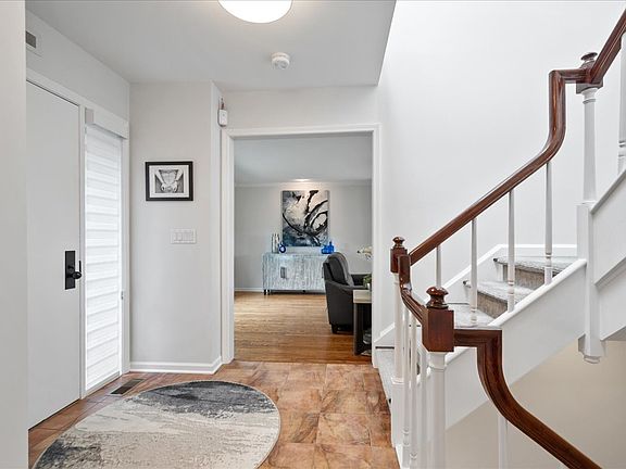 3rd image of 37 Park Ln