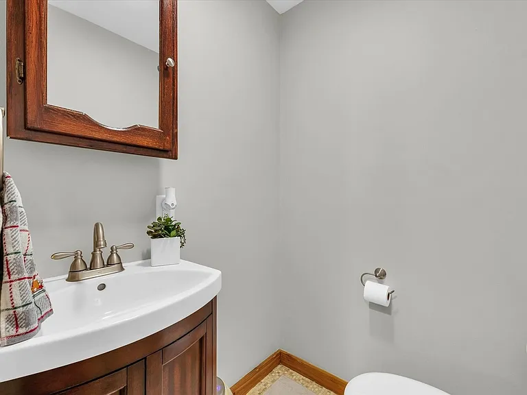 1705 Lake Shore Dr — Photo 25