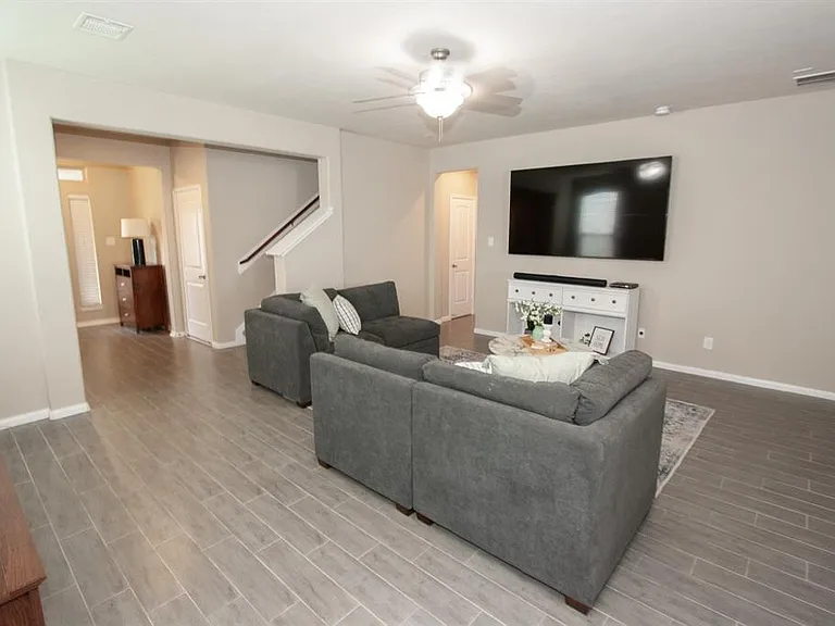 1508 Brook Hollow Dr — Photo 4