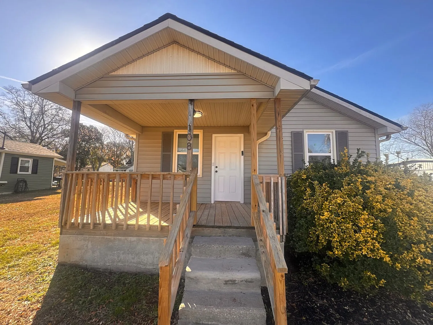 3 bed, 1.0 bath, $3,036 — Photo 3