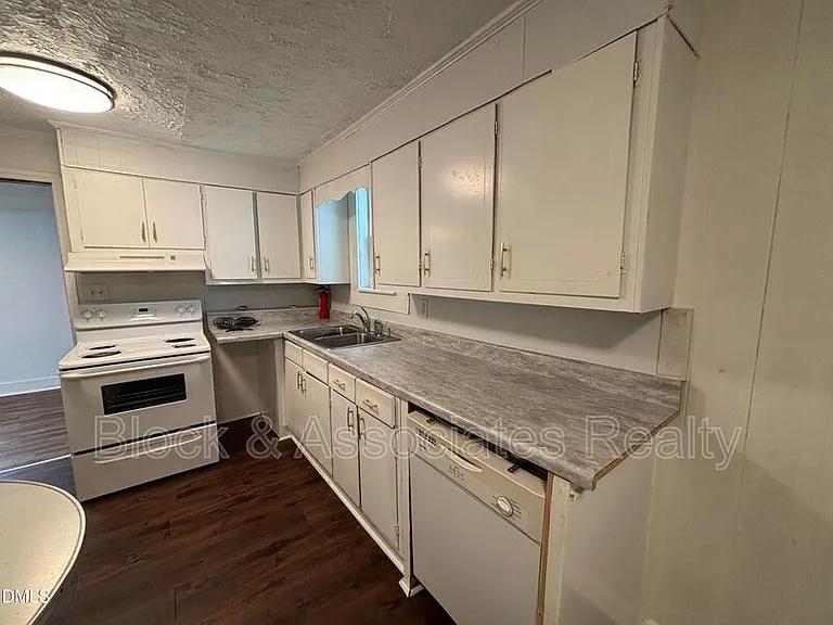 87 Robert Thompson Rd — Photo 23