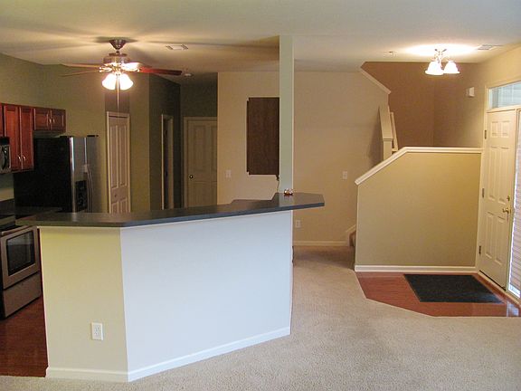 2nd image of 28935 Cullen Dr