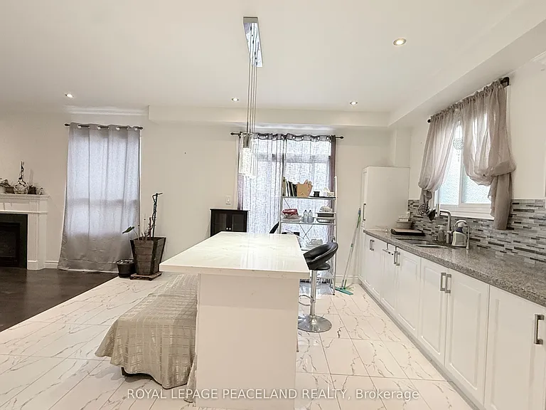 110 Annina Cres — Photo 9