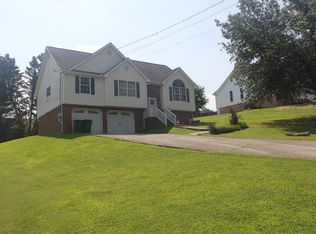 720 Debbie Ln, Ringgold, GA 30736