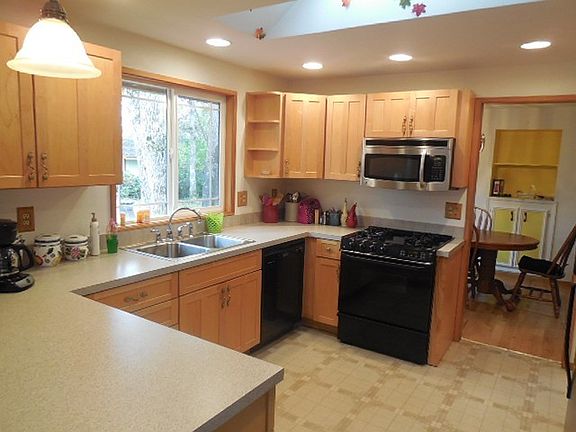 5th image of 4533 Indian Summer Dr SE