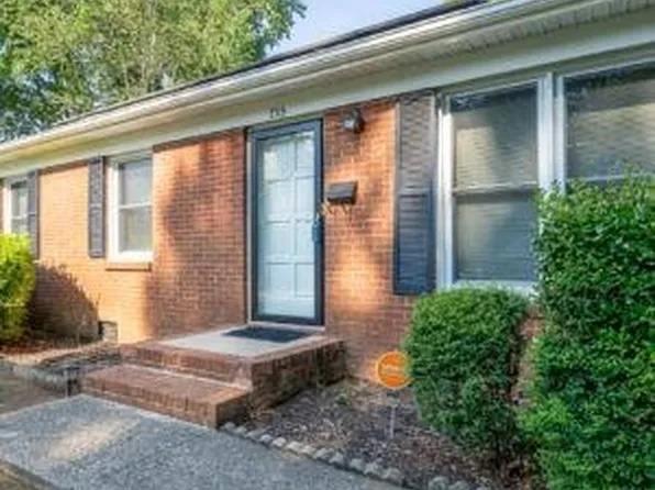 755 Edgerton Dr, Charlotte, NC 28213