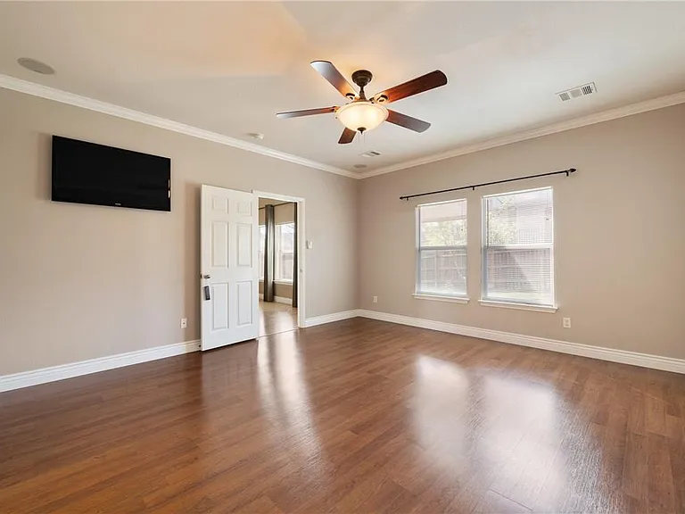 3800 Vonnegut Ct — Photo 17